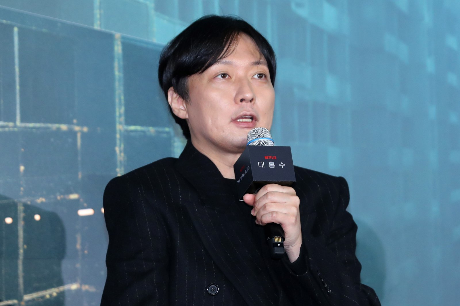 ‘대홍수’ 김병우 감독 “아내 함은정에게 크고 좋은 응원 받았다”