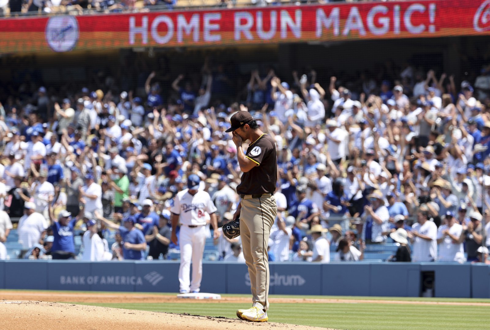 샌디에이고 다르빗슈 유는 현재 토미존 수술 이후 재활 중이다. 그는 2027시즌 복귀를 앞두고 현역 연장에 관한 고민을 이어가고 있다. AP뉴시스