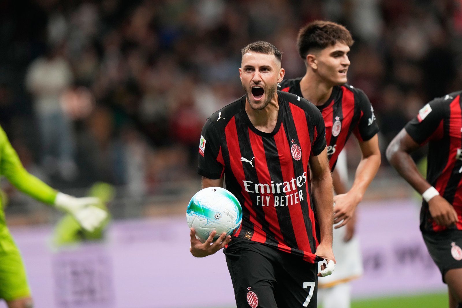 멕시코축구대표팀 공격수 히메네스는 이번 시즌 발목 부상으로 고전하고 있다. 수술이 임박했지만 북중미월드컵에 제 컨디션으로 출전할 수 있을 지는 의문이다. AP뉴시스