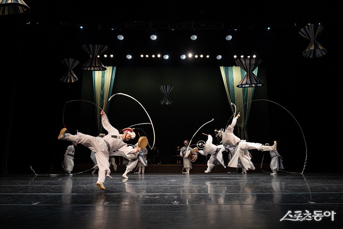 예인집단아라한. (사진제공=국립부산국악원)