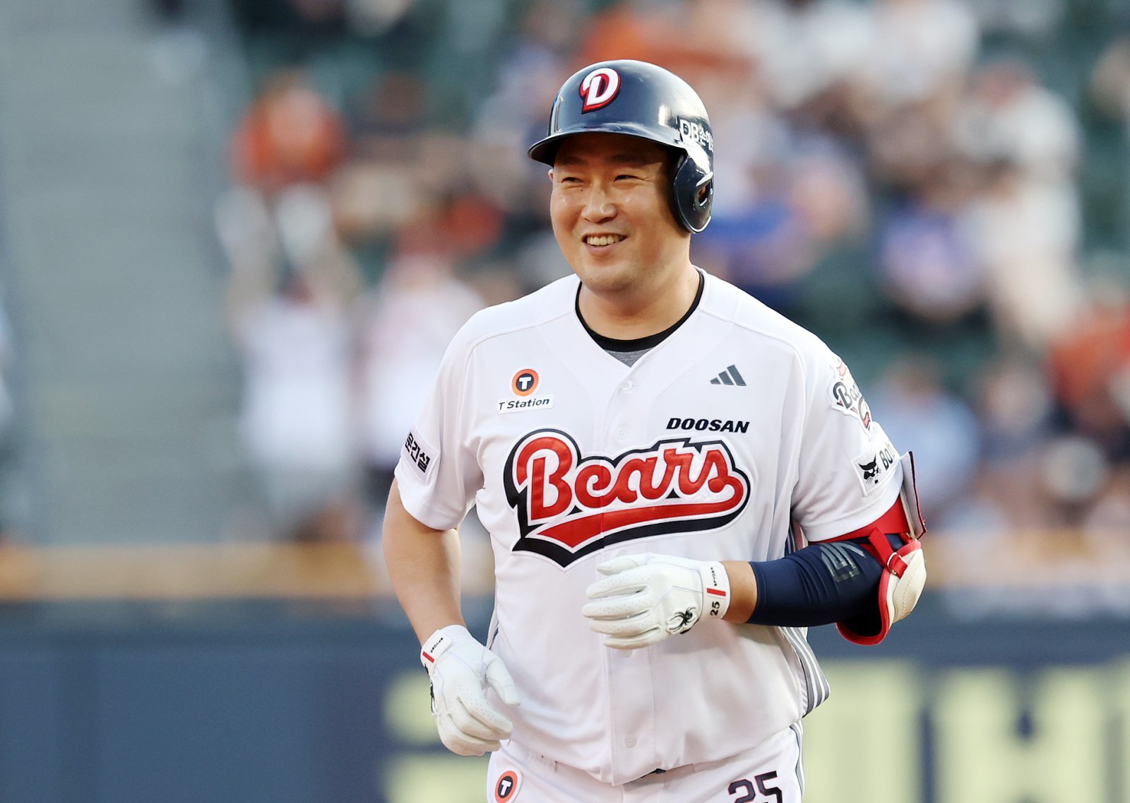 두산 포수 양의지는 올해에 이어 내년에도 주장직을 유지한다. 내년에는 개인 성적을 유지하면서 팀 성적까지 2마리 토끼를 모두 잡겠다는 각오가 대단하다. 뉴시스