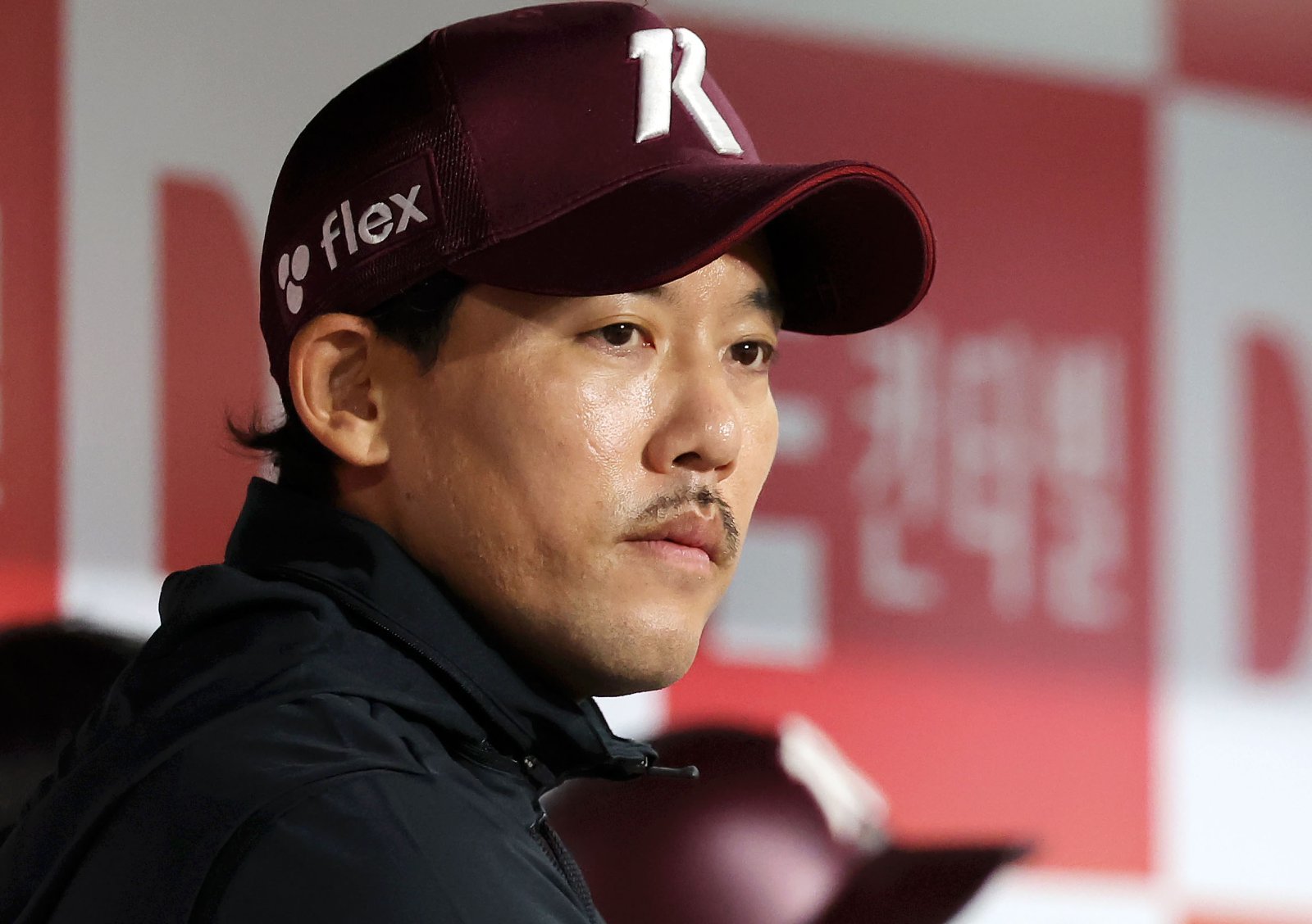 이용규와 키움 구단은 2026시즌에도 플레잉코치로 함께하자는 공감대를 형성했다. 연봉 계약을 마치면 이용규의 KBO리그 23번째 시즌이 열린다. 뉴시스