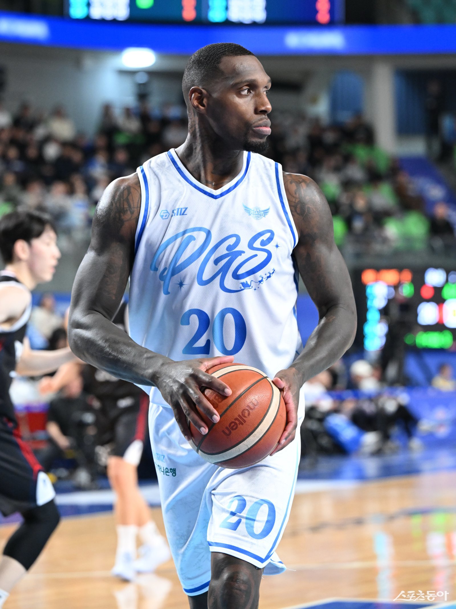 대구 한국가스공사의 라건아가 전 소속팀 부산 KCC를 상대로 세금 관련 소송을 제기했다. KCC는 이사회 의결 사항을 가스공사가 지키지 않았다는 점을 들어 KBL에 재정위원회 개최와 함께 강력한 제재를 요구했다. 사진제공|KBL