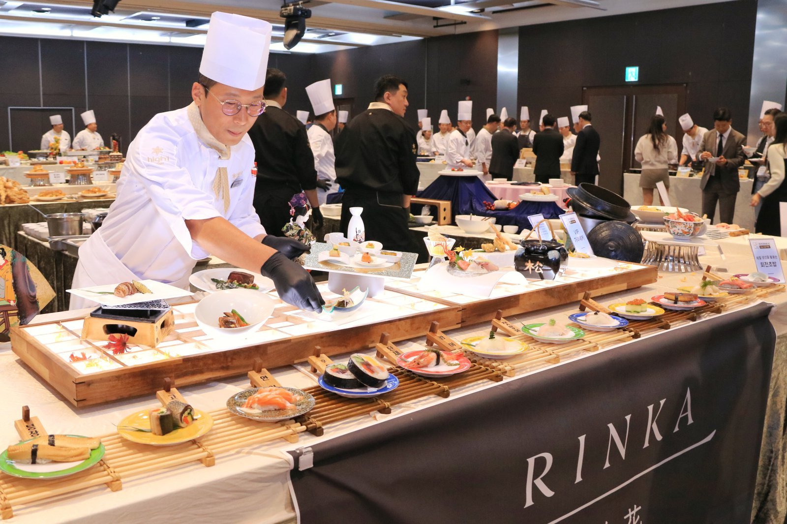25일 새롭게 문을 열 일식당 ‘린카’는 지난달 11월 동계 성수기 품평회에서 다양한 일식메뉴를 선보였다