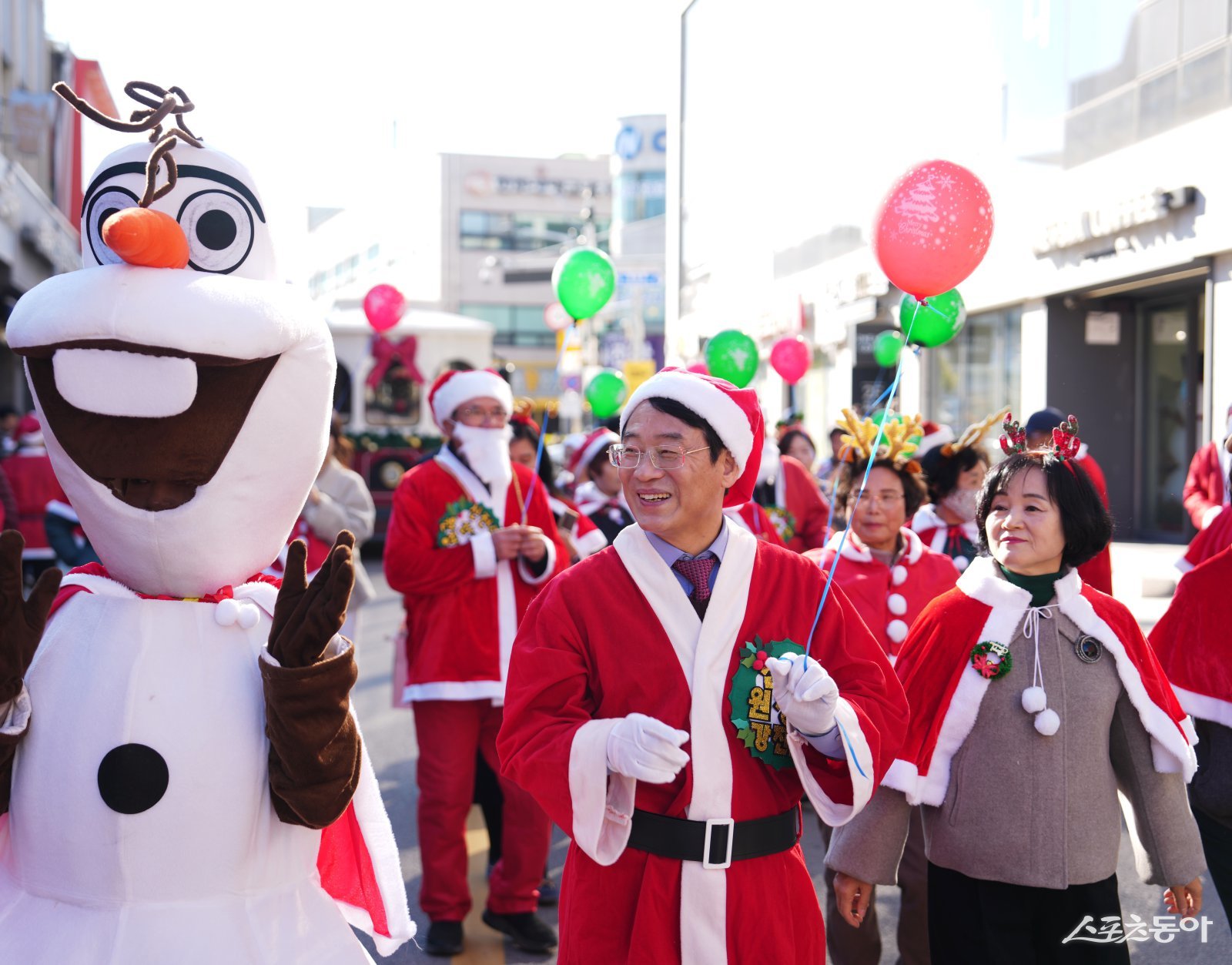 강진군지역사회보장협의체는 지난 18일, ‘산타원정대 시즌3, 산타버스 대작전’을 성황리에 개최했다. 사진제공=강진군