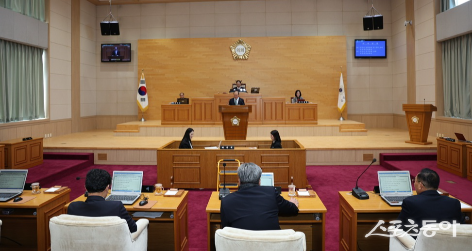 19일 신안군의회 제332회 제2차 정례회 제3차 본회의. 사진제공=신안군의회