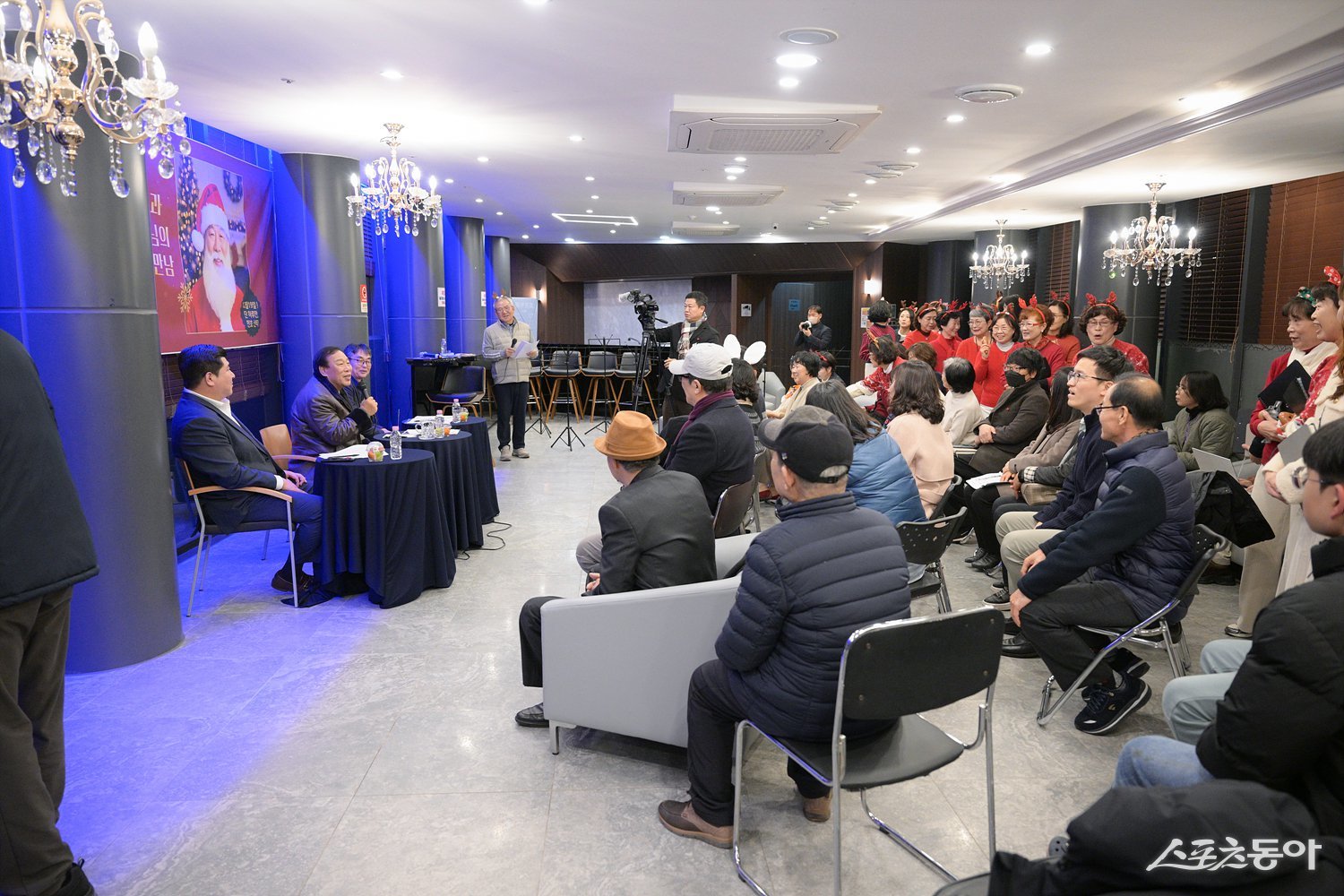 최 시장은 지난 19일부터 20일까지 반곡동에서 제21번째 주민소통 프로그램인 ‘시장과 함께하는 1박2일’을 진행했다. 사진제공｜세종시