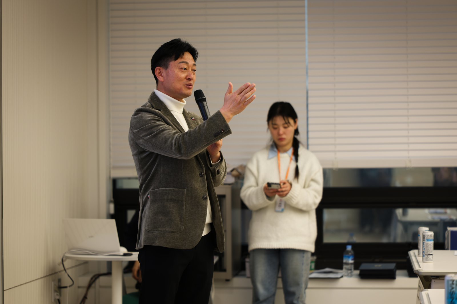 유신 학교체육진흥회 사무처장이 수료식에 앞서 인삿말을 하고 있다