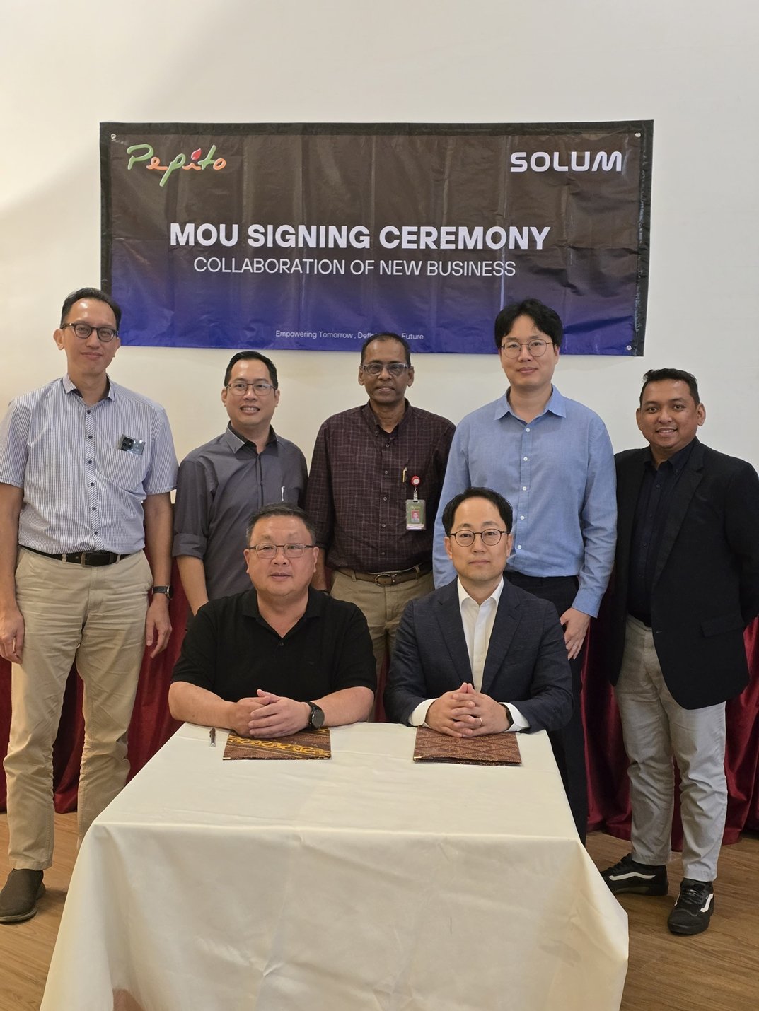 (앞줄 왼쪽부터) Pepito 그룹 총괄 사장 Freddy Sulaeman, 솔루엠 ESL 사업부 백승관 전무