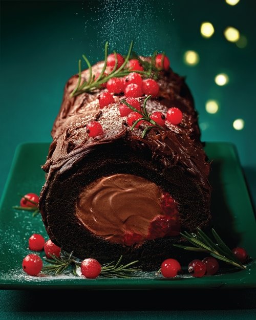 겨울 신메뉴로 선보인 프랑스 전통 성탄절 케이크 ‘부쉬드 노엘’. 사진제공|이랜드이츠