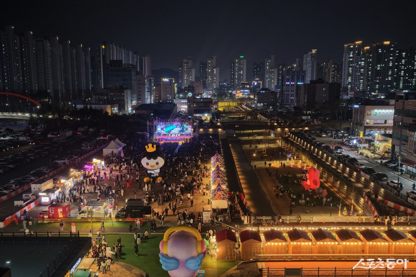 지난 20일 신대천에서 열린 ‘주말의 광장 in 신대지구’ 행사 전경.  사진제공=순천시