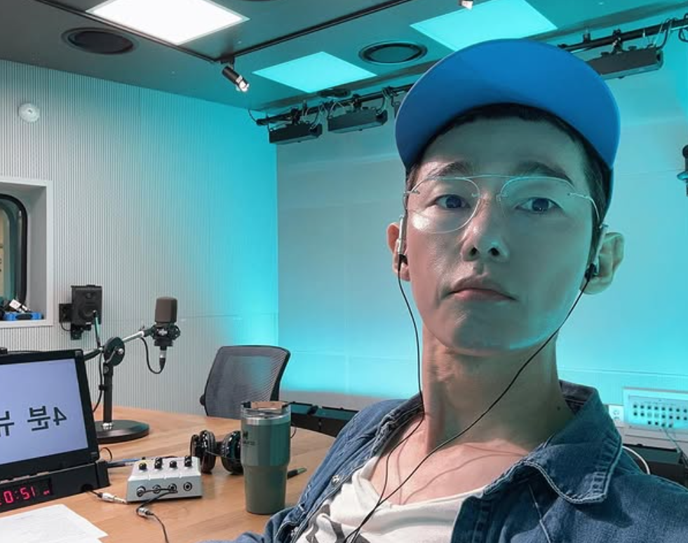 사진 | 허지웅 인스타그램  캡처