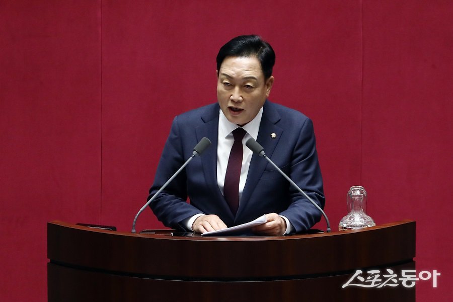 국회 농림축산식품해양수산위원회 소속 김선교 의원(국민의힘·경기 여주시·양평군)이 26일 국정감사NGO모니터단이 선정하는 ‘2025년도 국정감사 국리민복상(우수국감의원)’ 수상자로 선정됐다. 사진제공｜김선교 의원