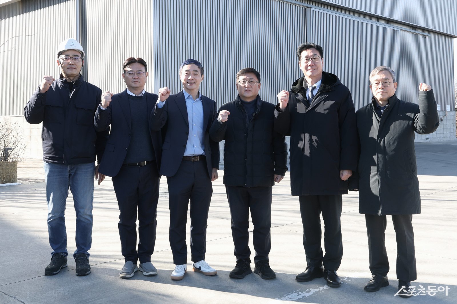 정명근 화성특례시장이 김성환 환경부장관 등 참석자들과 기념촬영을 하고 있다. 사진제공｜화성시