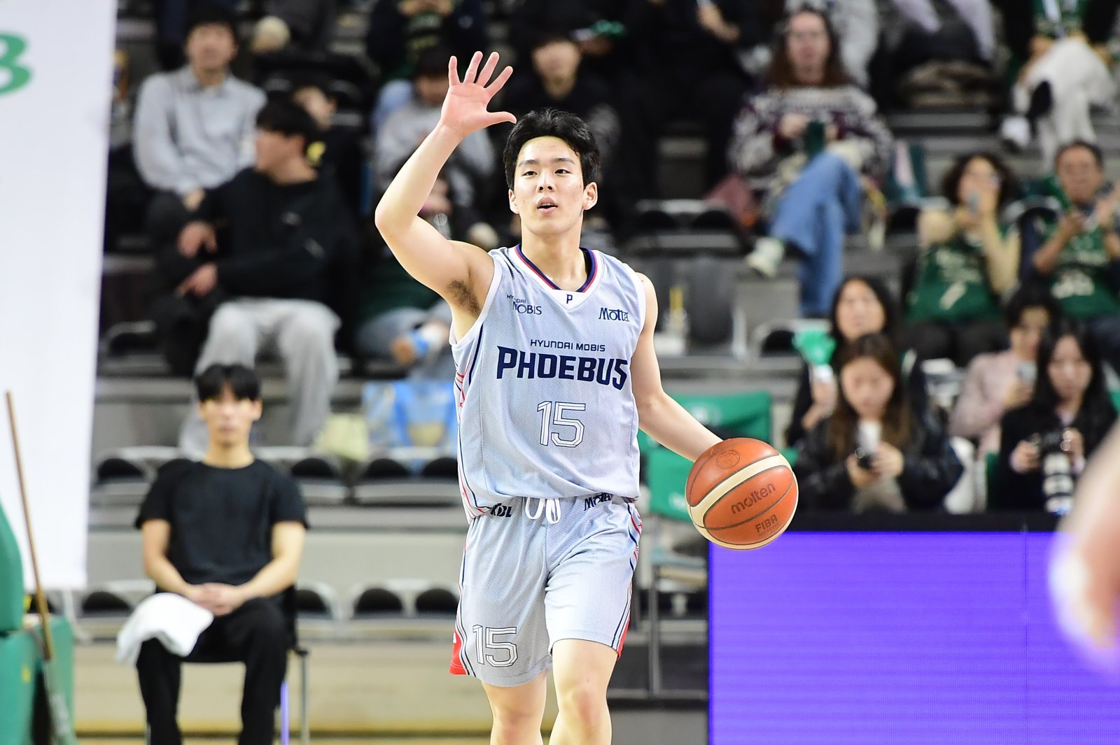 가스공사 양우혁, KT 강성욱, 현대모비스 김건하, KCC 윤기찬, 소노 강지훈은 프로에 갓 입단한 신인임에도 경기당 평균 20여분을 소화하며 팀에 큰 힘을 보태고 있다. 현대모비스 김건하. 사진제공｜KBL