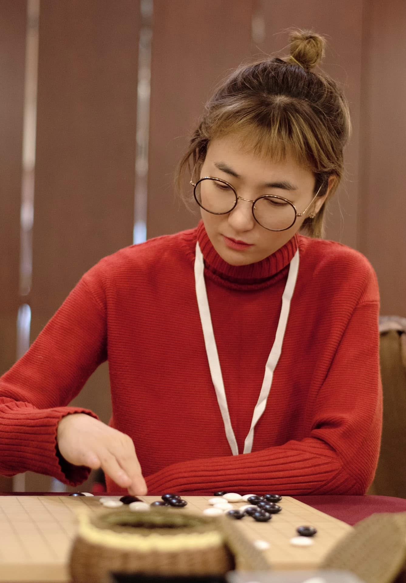 바둑 연구를 하고 있는 프로기사 도은교 초단