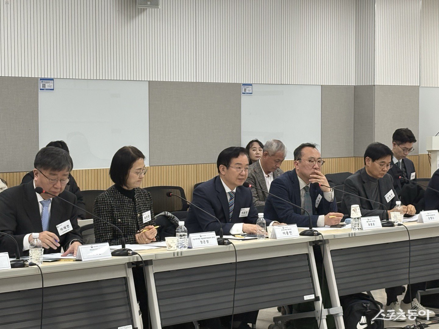 경기복지재단(대표이사 이용빈)은 지난 29일 금융위원회가 주관한 ‘불법사금융 근절 현장 간담회’에 참석해, 불법사금융·불법추심 근절을 위한 정부의 대응 방향을 공유하고 현장에서 축적된 피해 지원 경험을 바탕으로 제도 보완 의견을 제시했다. 사진제공|경기복지재단