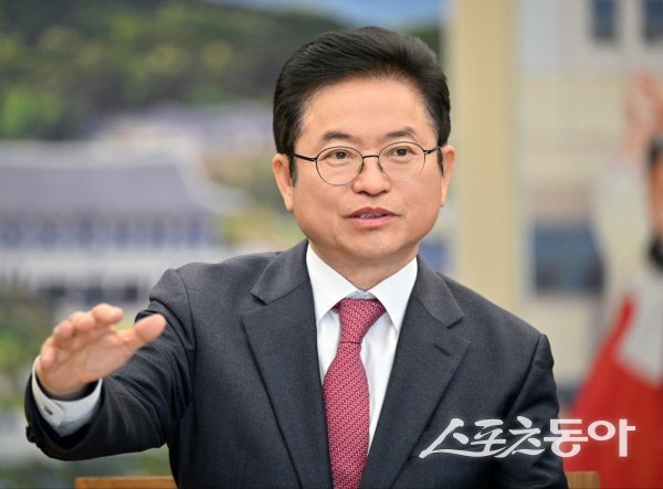 이철우 경북도지사가 ‘대구경북신공항 건설을 조기에 착공하자’고 공식 제안하고 있다. 사진제공 ㅣ 경북도