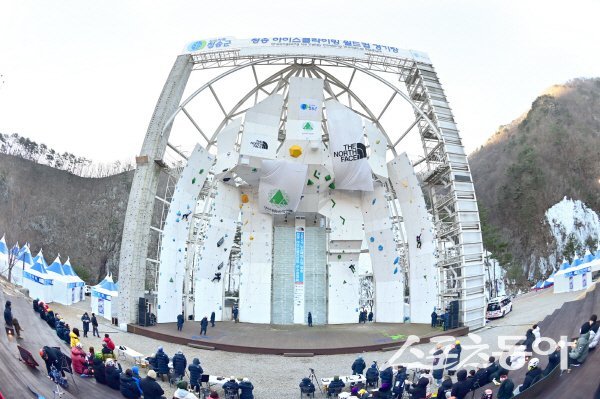 청송군 주왕산면 내룡리 아이스클라이밍 월드컵 경기장 전경. 사진제공 ㅣ 청송군