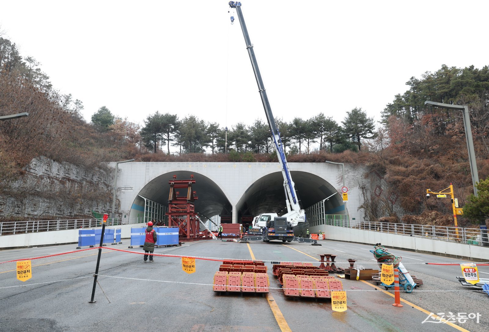 동탄숲 생태터널 긴급안전조치 현장. 사진제공｜화성시