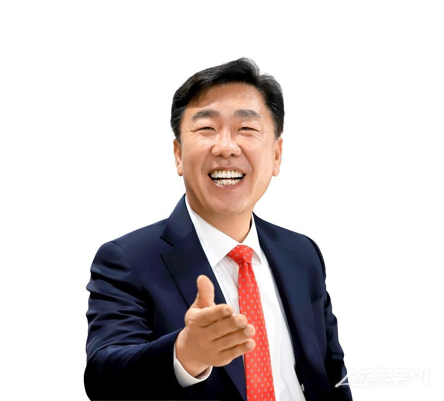 이범석 청주시장은 31일 신년사를 통해 “2026년은 그동안 쌓아온 변화가 시민의 일상 속에서 확실한 결실로 나타나는 해이자, 청주가 더 큰 미래와 번영을 향해 도약하는 결정적인 해가 될 것”이라고 밝혔다. 사진제공|청주시