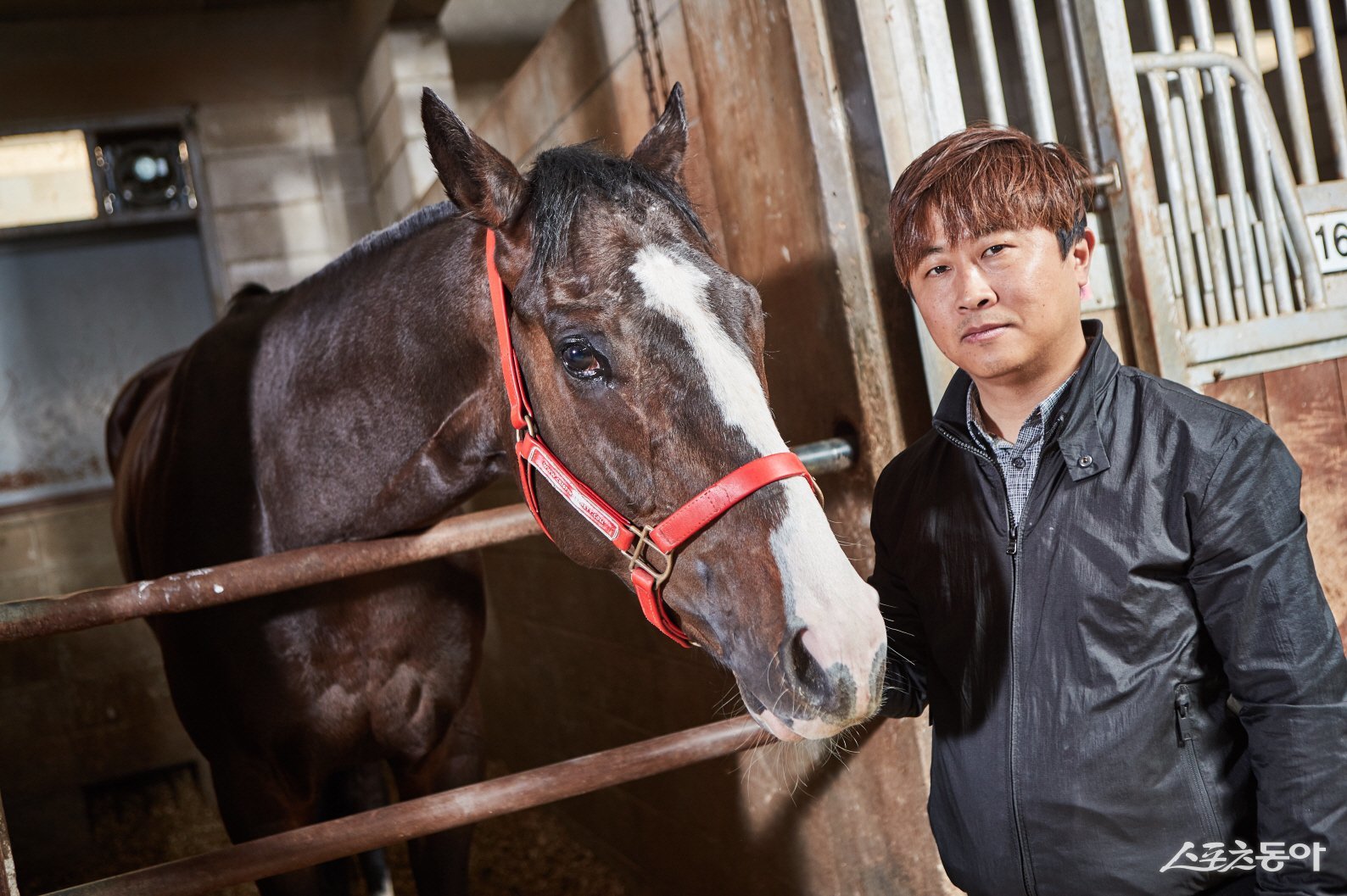2026년 붉은 말의 해 병오년을 맞아 새로운 도약을 다짐하고 있는 1978년생 말띠 심승태 조교사. 사진제공 | 한국마사회