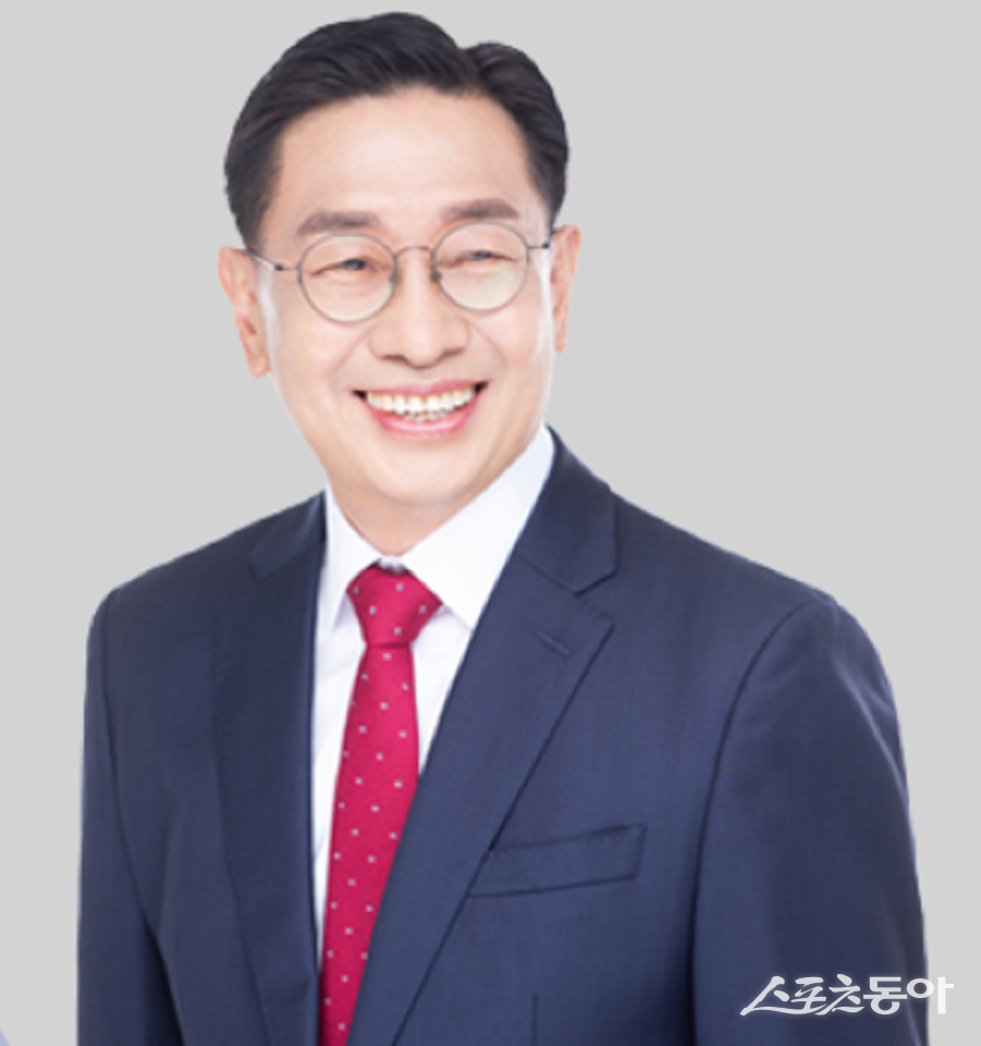 전진선 양평군수는 2일 2026년 병오년(丙午年) 신년사를 통해 “민선 8기 동안 준비하고 추진해 온 정책과 사업을 성과로 완성해 지속 가능한 군정으로 이어가야 할 중요한 시기”라며 새해 군정 운영 방향을 밝혔다. 사진제공|양평군