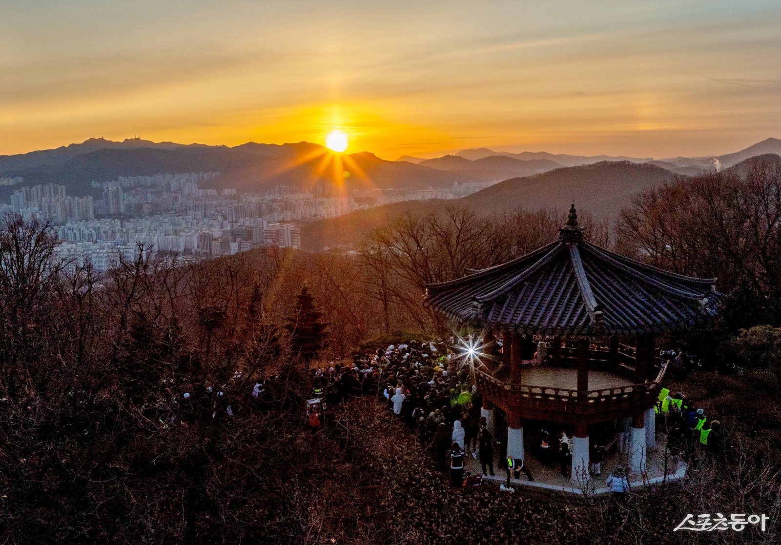 1일 도덕산 정상에서 열린 해맞이 행사 모습. 사진제공|광명시