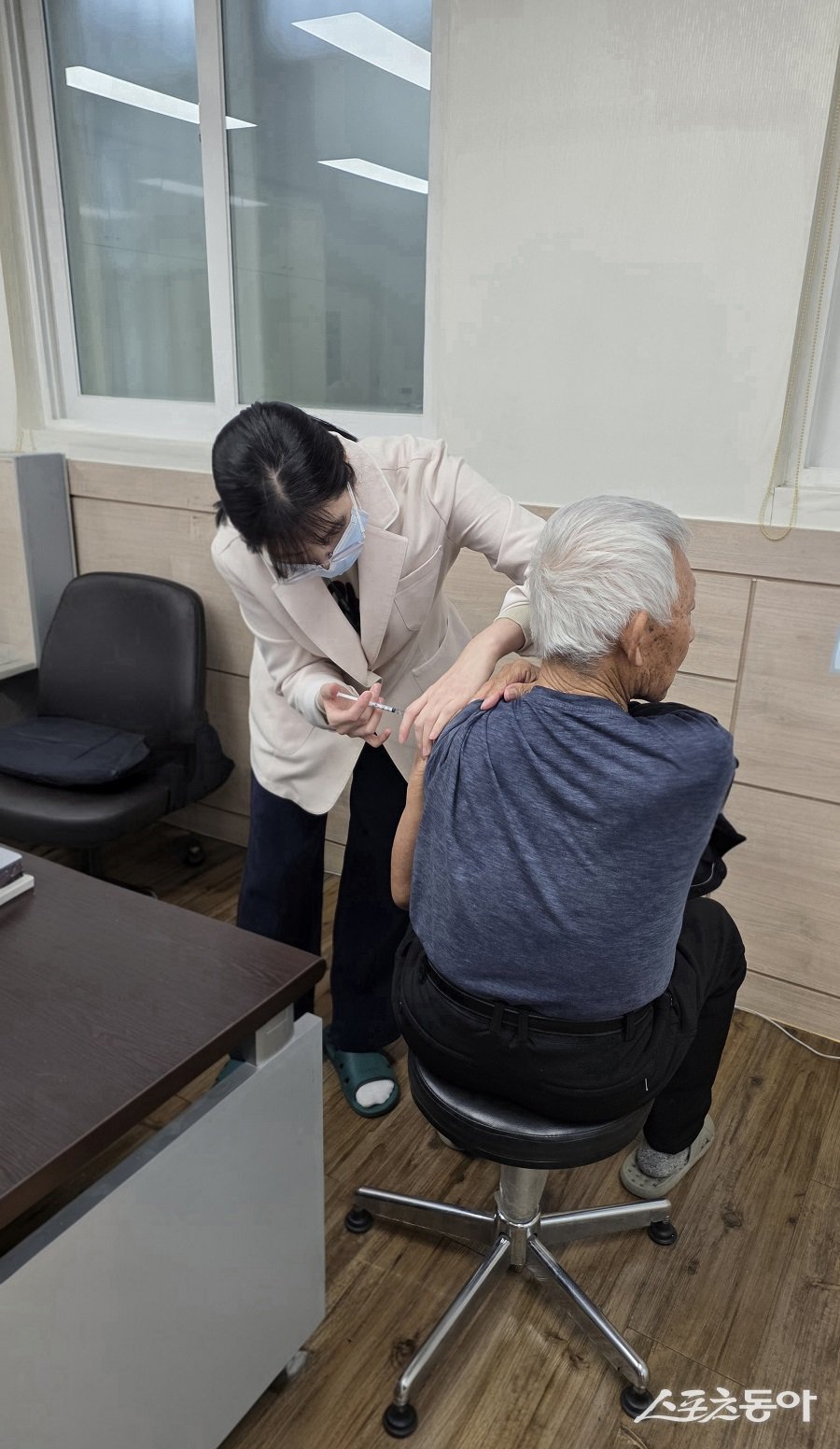 인천 중구, 관내 공원·녹지관리인 및 농업인 대상 신증후군출혈열 예방접종을 진행 중이다. 사진제공|인천 중구청