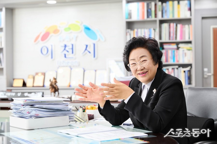 김경희 이천시장은 2일 2026년 병오년(丙午年) 신년사를 통해 “시민의 힘을 바탕으로 이천은 더 높이, 더 멀리 도약할 것”이라며 새해 시정 운영 방향과 비전을 밝혔다. 사진제공|이천시