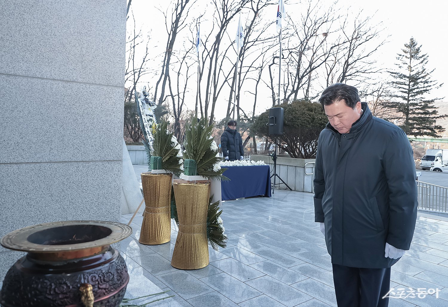 임병택 시흥시장은 병오년(丙午年) 새해를 맞아 1월 2일 오전 시흥시 논곡동에 위치한 현충탑을 찾아 신년 참배를 하며 새해 공식 일정을 시작했다. 사진제공|시흥시