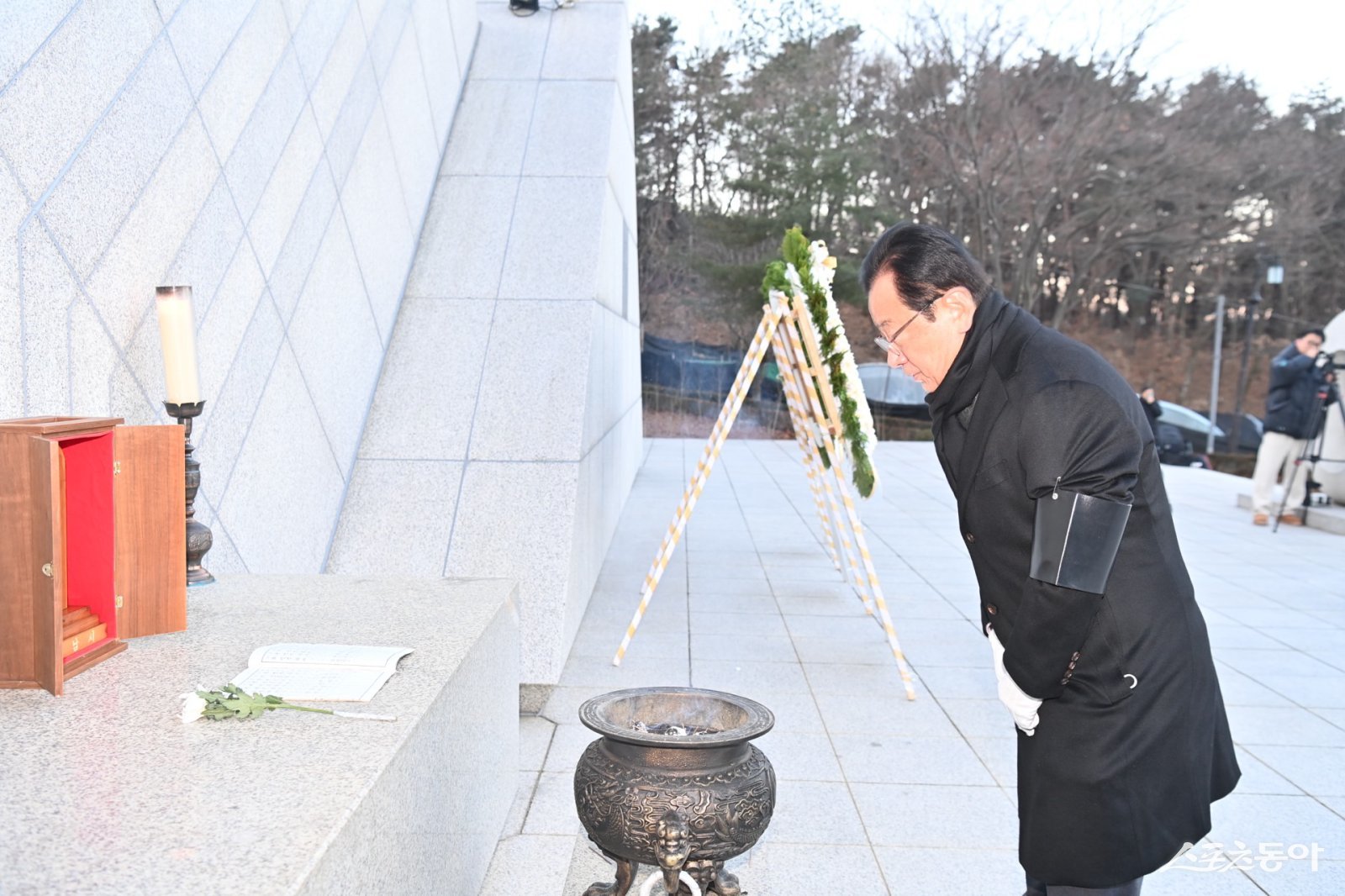 시무식에 앞서 하남시(시장 이현재)는 검단산 현충탑에서 신년 참배식을 열고 순국선열과 호국영령의 넋을 기렸다. 사진제공|하남시