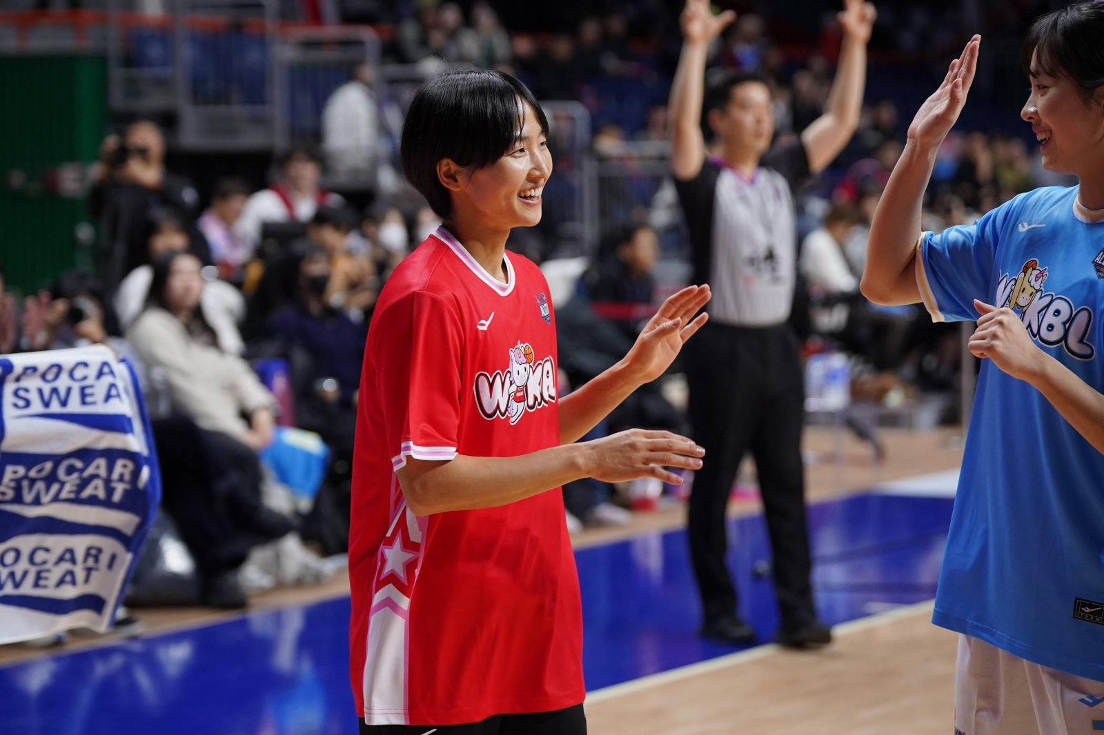 하나은행 이이지마 사키는 ‘BNK금융 2025~2026 여자프로농구 올스타 페스티벌’ 팬투표서 1만 9915표를 받아 최다 득표의 주인공이 됐다. 사진제공｜WKBL