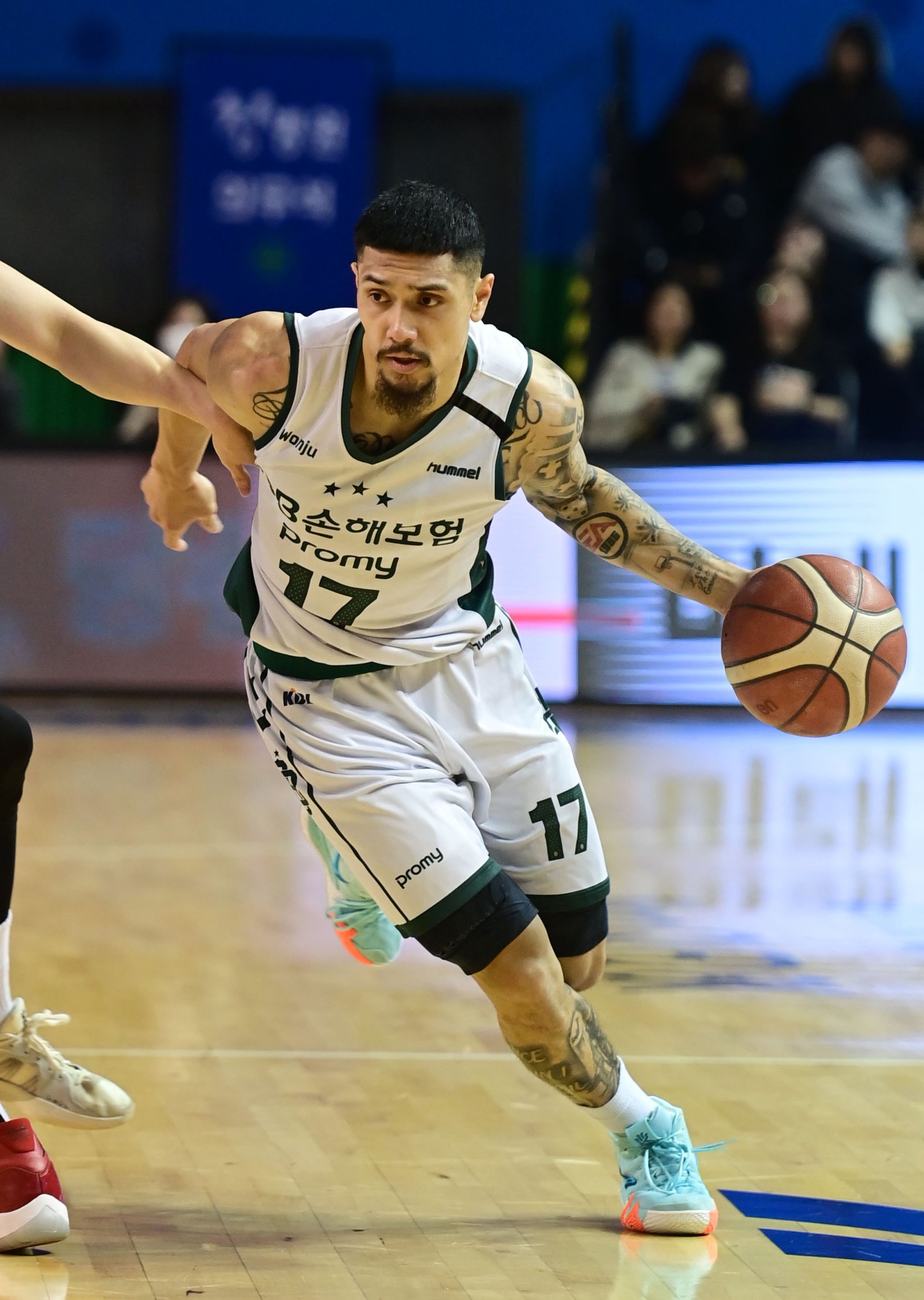 DB 알바노는 이번 시즌 눈부신 활약을 펼치며 팀의 순항을 이끌고 있다. 개인 기량도 뛰어나지만, 동료들을 살려주는 이타적 플레이도 돋보인다. 사진제공ㅣKBL