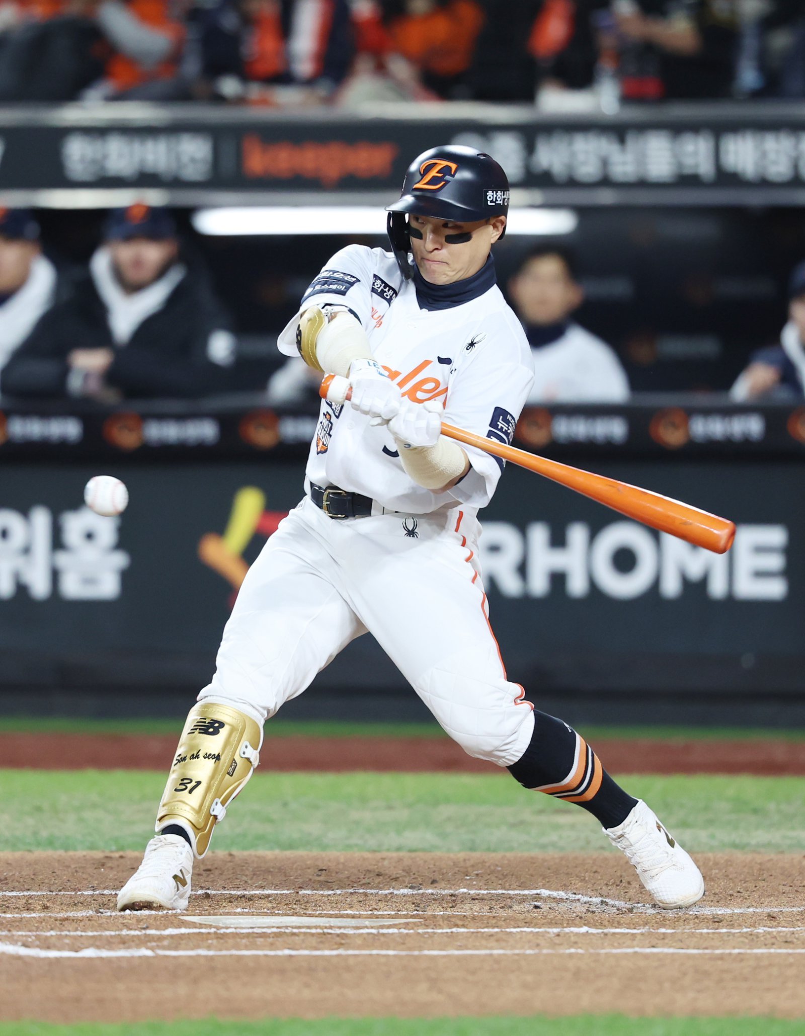 손아섭은 FA 시장에 미계약자로 남아있지만, 자신의 루틴을 지키기 위해 5일 필리핀 클락으로 향했다. 최적의 몸상태로 2026시즌을 치르기 위한 준비과정이다. 뉴시스