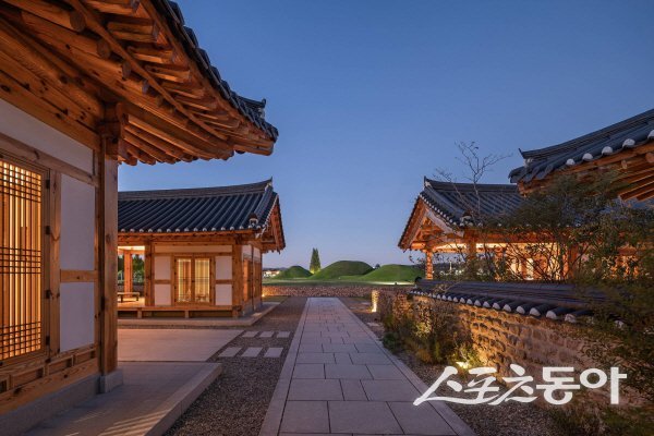 제11회 경주시 건축상 대상을 수상한 커피전문점 ‘테라로사 경주’. 사진제공 ㅣ 경주시