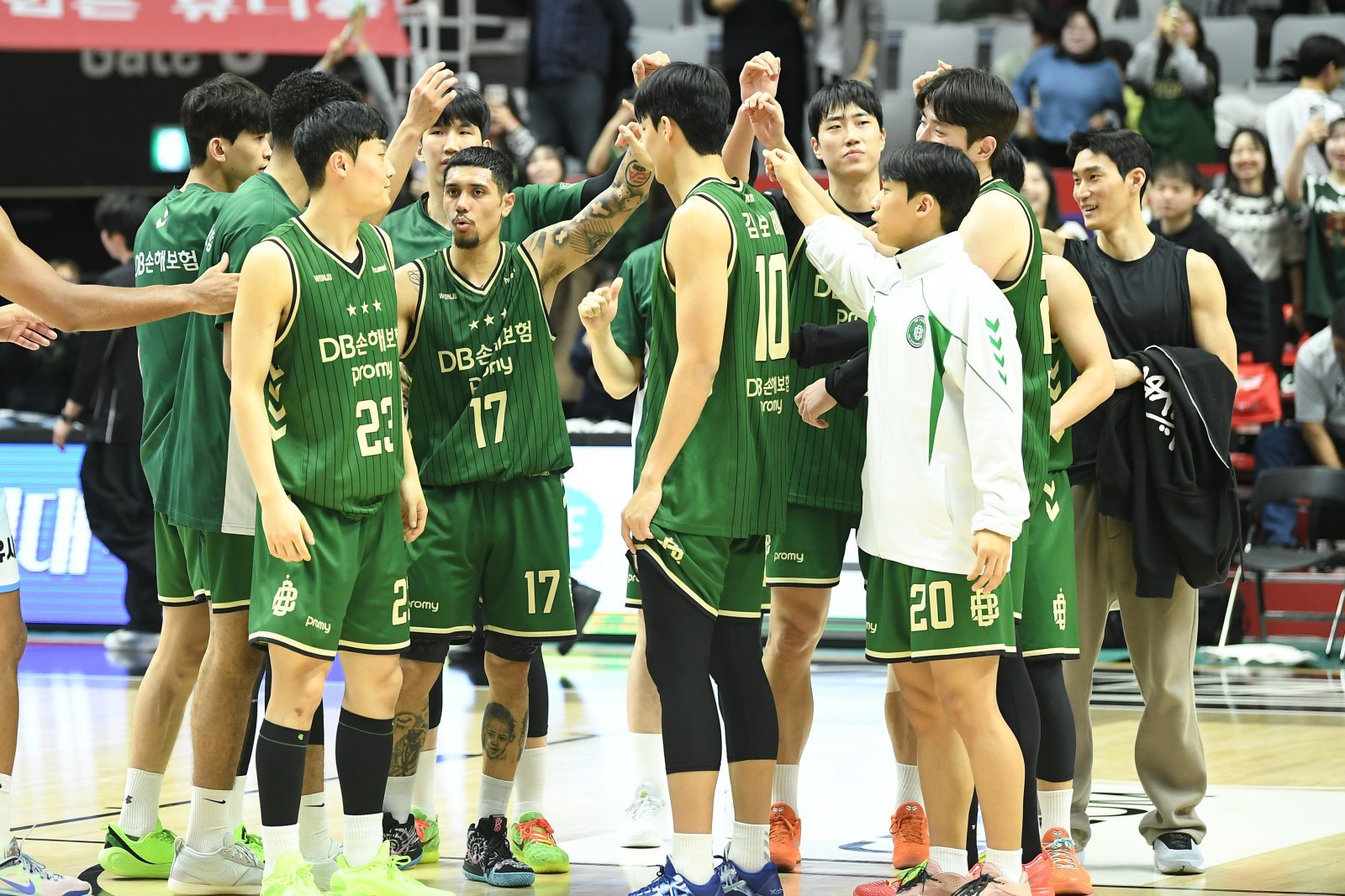 5연승을 질주 중인 DB와 4연승 중인 KT가 7일 오후 7시 원주DB프로미아레나서 맞대결을 펼친다. 두 팀은 앞선 3차례 맞대결서 모두 3점차 이내의 접전 승부를 펼쳐 이번 맞대결이 더욱 관심을 모은다. 사진제공｜KBL