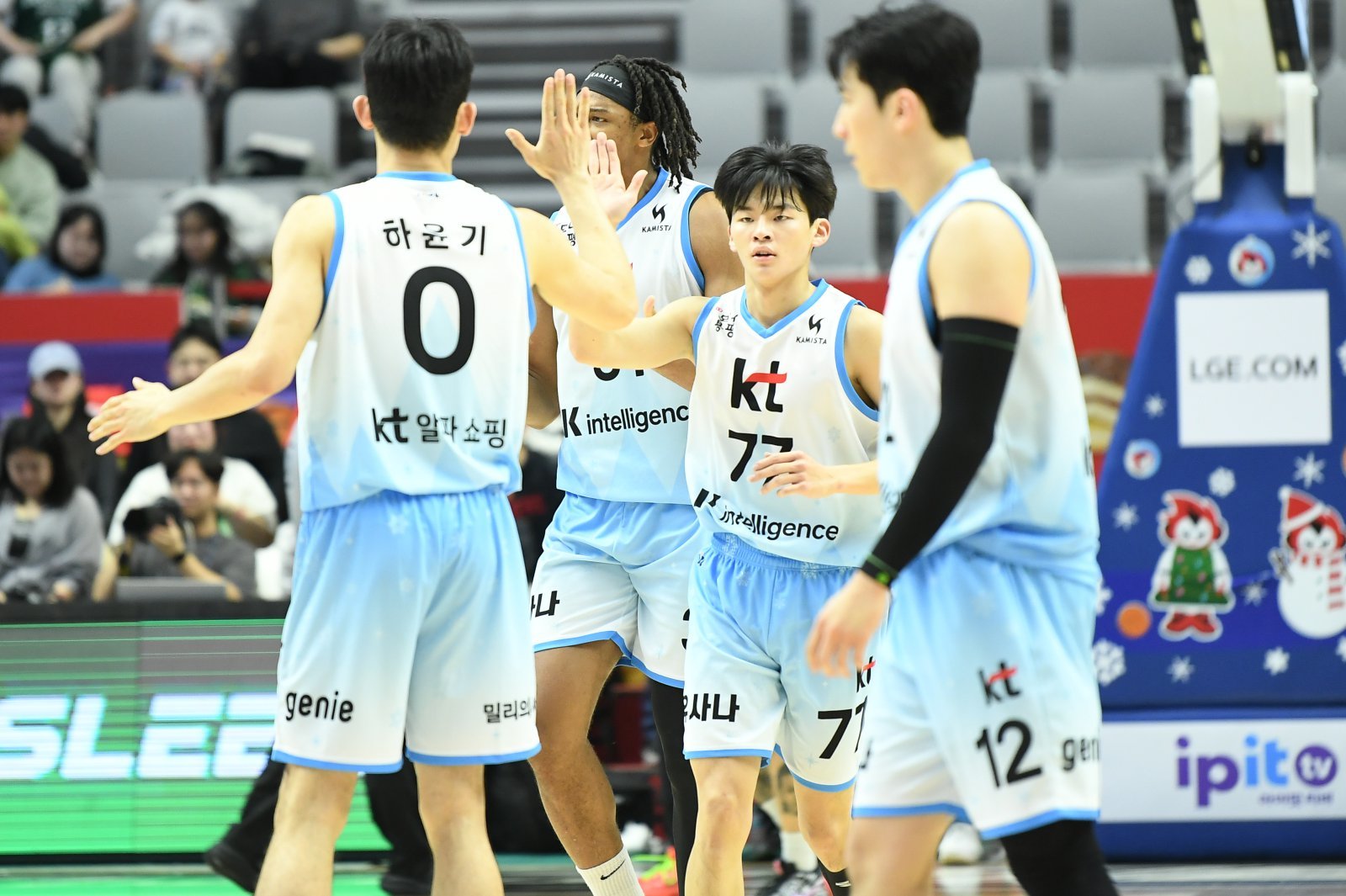 5연승을 질주 중인 DB와 4연승 중인 KT가 7일 오후 7시 원주DB프로미아레나서 맞대결을 펼친다. 두 팀은 앞선 3차례 맞대결서 모두 3점차 이내의 접전 승부를 펼쳐 이번 맞대결이 더욱 관심을 모은다. 사진제공｜KBL