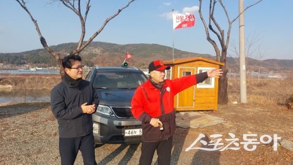 이도형 경산시 부시장(왼쪽)이 재난 대응체계 현장점검을 하고 있는 모습. 사진제공ㅣ경산시