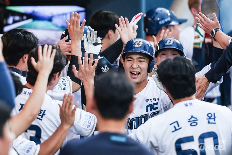 김휘집(가운데)은 2026시즌 NC에 보탬이 되고자 비시즌을 알차게 보내고 있다. 팀은 김휘집의 원팀 정신을 이어가 더 큰 목표를 이루려고 한다. 사진제공｜NC 다이노스