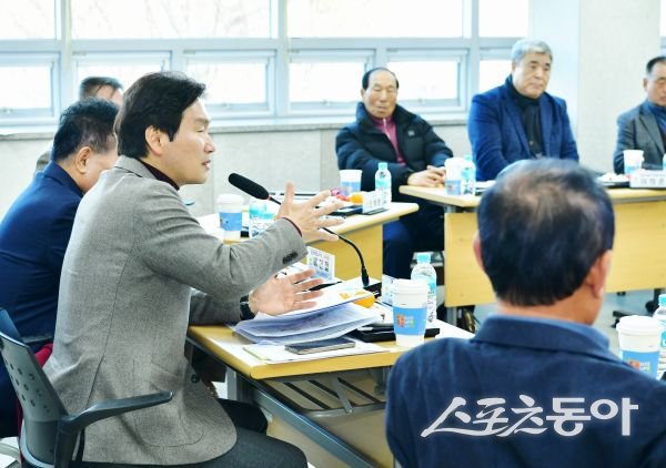 조현일 경산시장이 7일 ‘주민과의 대화’를 진행하고 있는 모습. 사진제공ㅣ경산시
