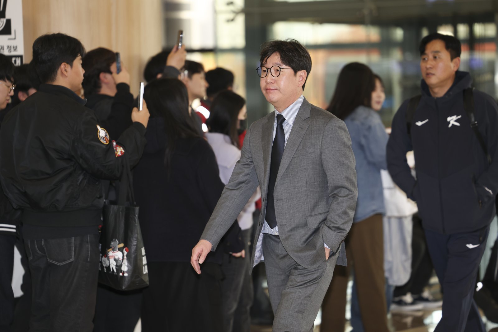 류지현 감독이 이끄는 2026 WBC 대표팀이 1차 전지훈련을 소화하기 위해 9일 미국 사이판으로 출국한다. 야구대표팀 선수들은 14일까지 대표팀 훈련을 소화한 뒤 이후 각 소속팀으로 흩어져 훈련을 이어간다. 다음 달 14일부터 일본 오키나와에서 다시 모여 2차 전지훈련을 실시한다. 뉴시스