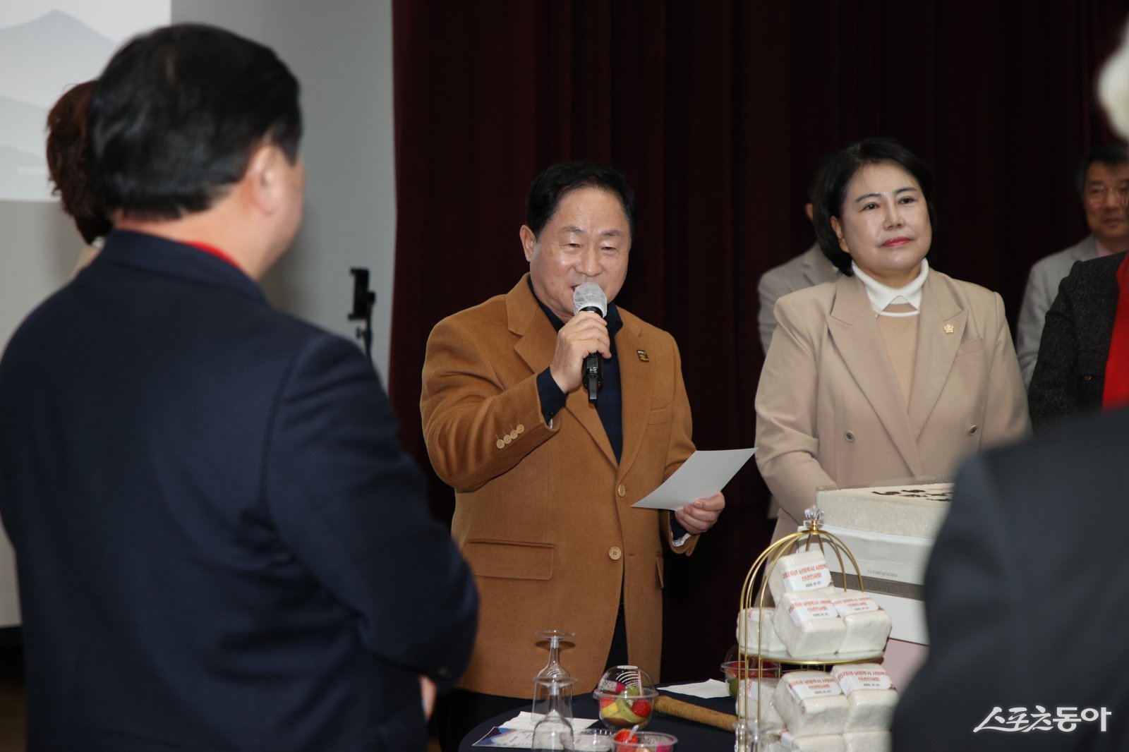 주광덕 시장(가운데)  사진제공ㅣ남양주시 