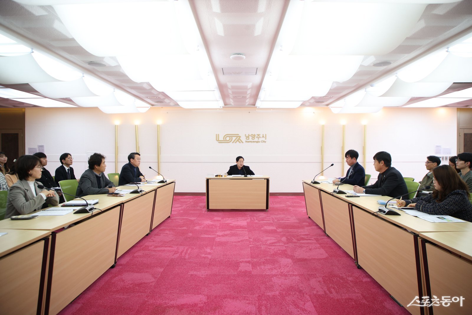 주광덕 시장이 8일 2026년 주요 업무계획 보고를 개촤하고 있다. 사진제공ㅣ남양주시