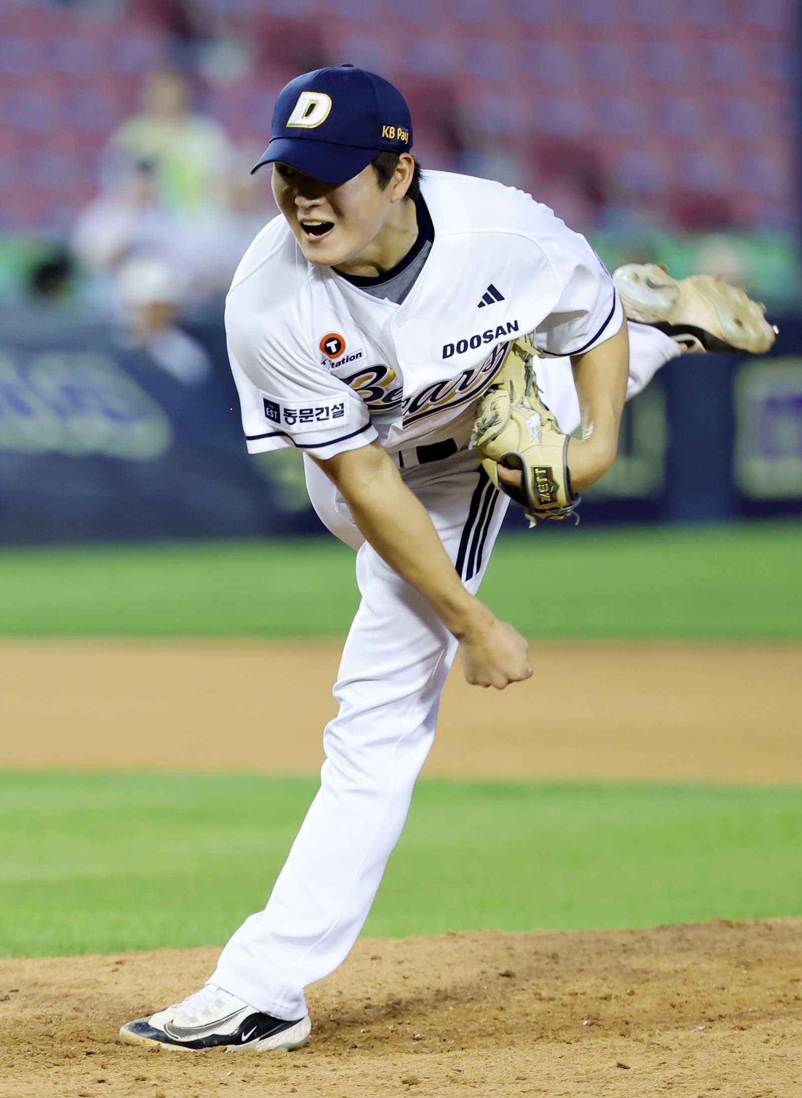 두산 김택연은 지난 시즌 9개의 블론세이브를 기록하는 아픔을 겪었지만, 흔들리지 않고 마무리투수로 시즌을 완주했다. 2026년은 자신의 커리어와 두산의 반등까지 짊어졌기에 더욱 어깨가 무겁다. 뉴시스