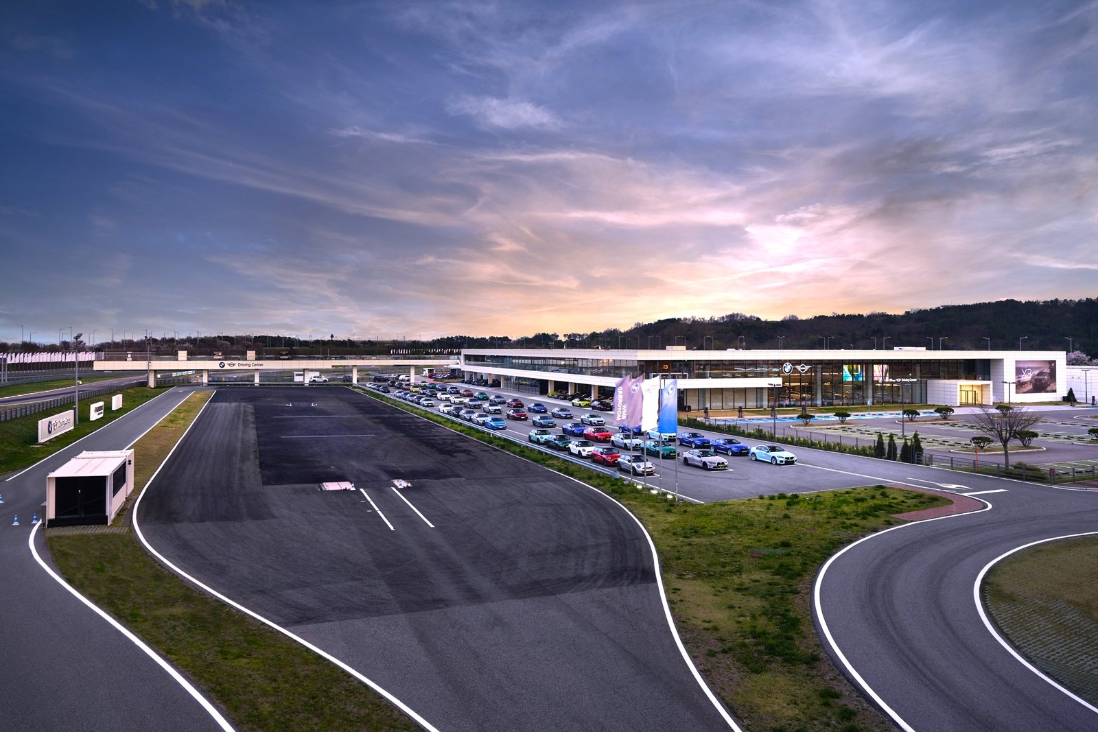 BMW 드라이빙 센터는 BMW 그룹 내에서 트랙과 고객 체험 시설을 한 곳에 갖춘 유일한 자동차 복합문화공간이다. 사진제공 ｜BMW 그룹 코리아