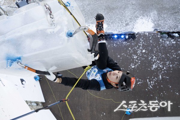 난이도 부문 여자부 3위를 차지한 대한민국 김진영 선수의 경기 모습. 사진제공 ㅣ (사)대한산악연맹