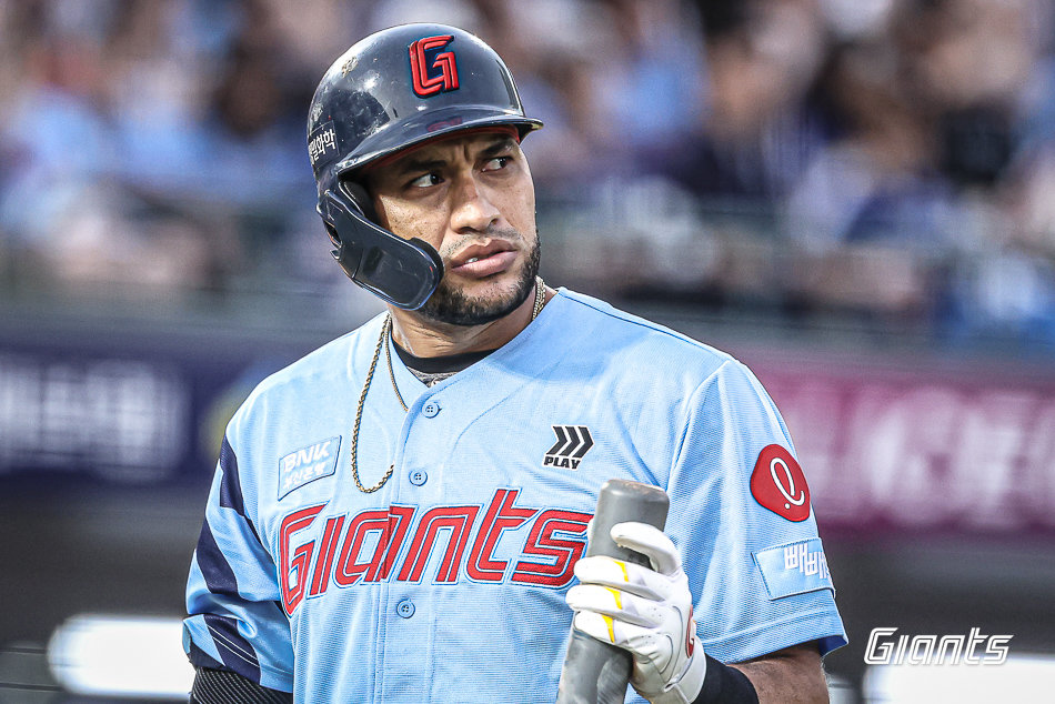 롯데 빅터 레이예스가 외국인 타자 최초 역사를 쓸지 관심이 쏠리고 있다. 사진제공｜롯데 자이언츠