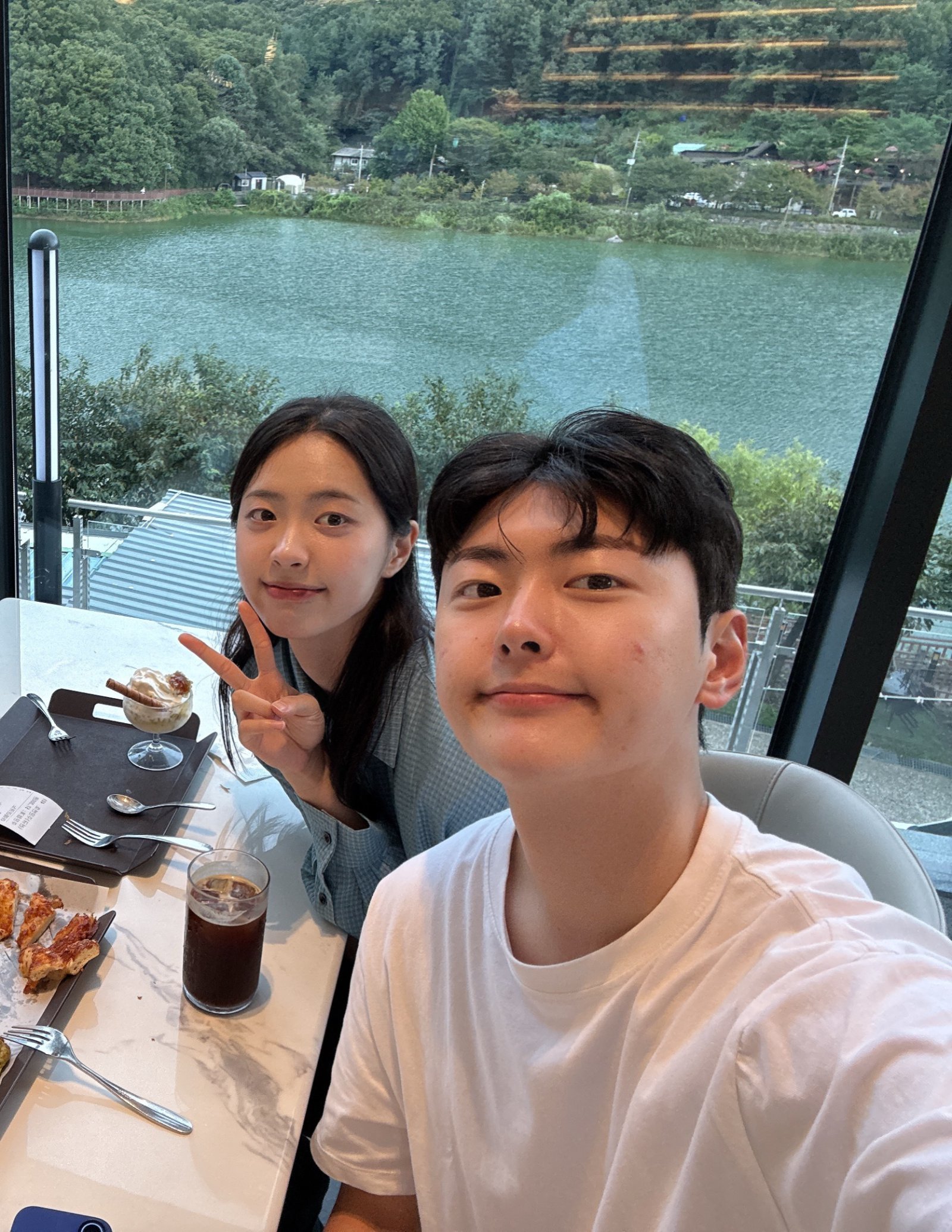 소노 박종하(앞)와 하나은행 박소희는 한국 농구를 대표하는 남매 선수를 꿈꾼다. 사진출처｜박종하·박소희 제공