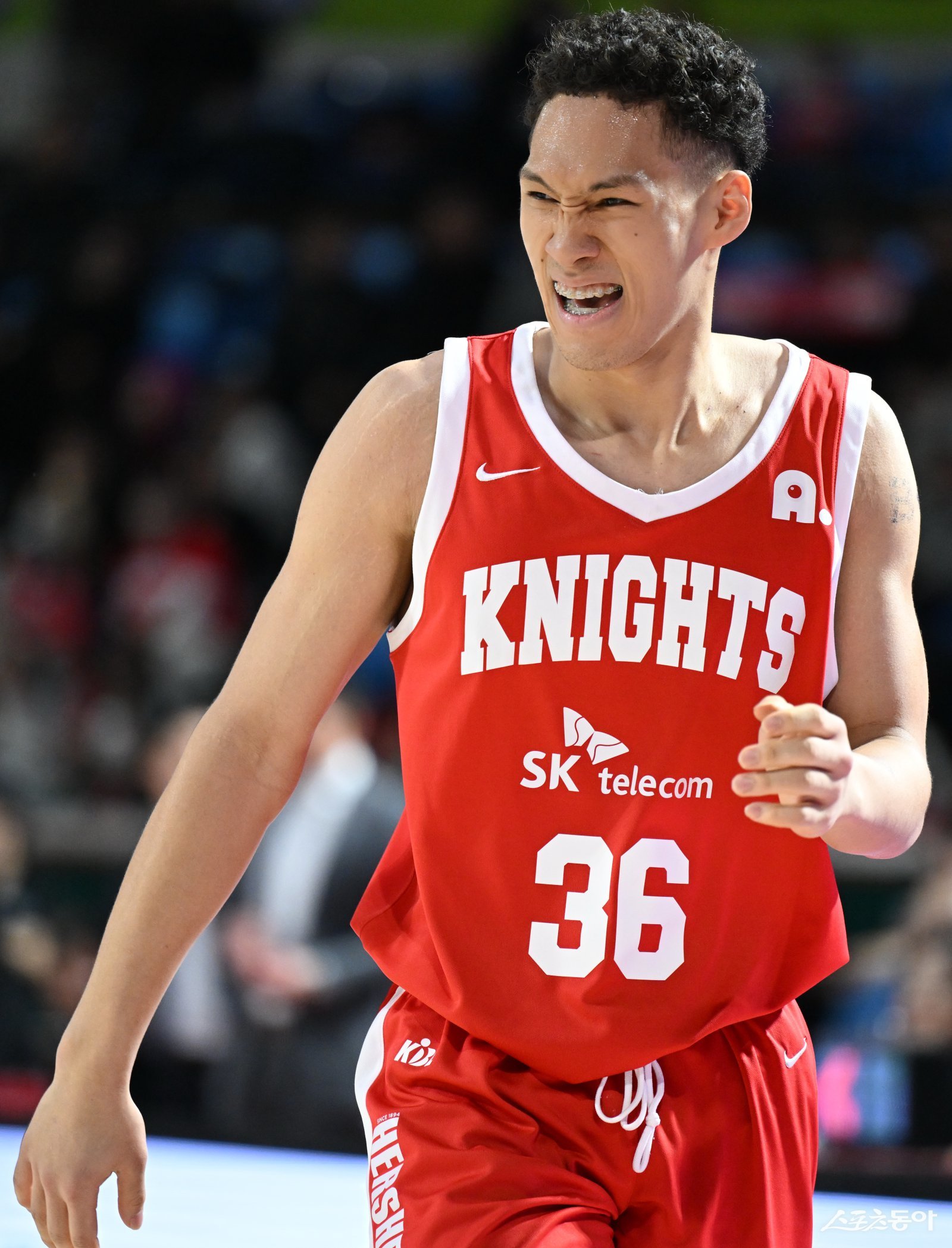 SK 신인 에디 다니엘은 골격근량 53㎏의 엄청난 피지컬과 수비력을 앞세워 팀에 큰 힘을 불어넣고 있다. 약점인 슛을 가다듬으면 더 무서운 선수가 될 수 있다는 기대가 크다. 사진제공｜KBL